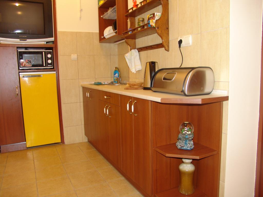 Niko Hostel Лвив Екстериор снимка